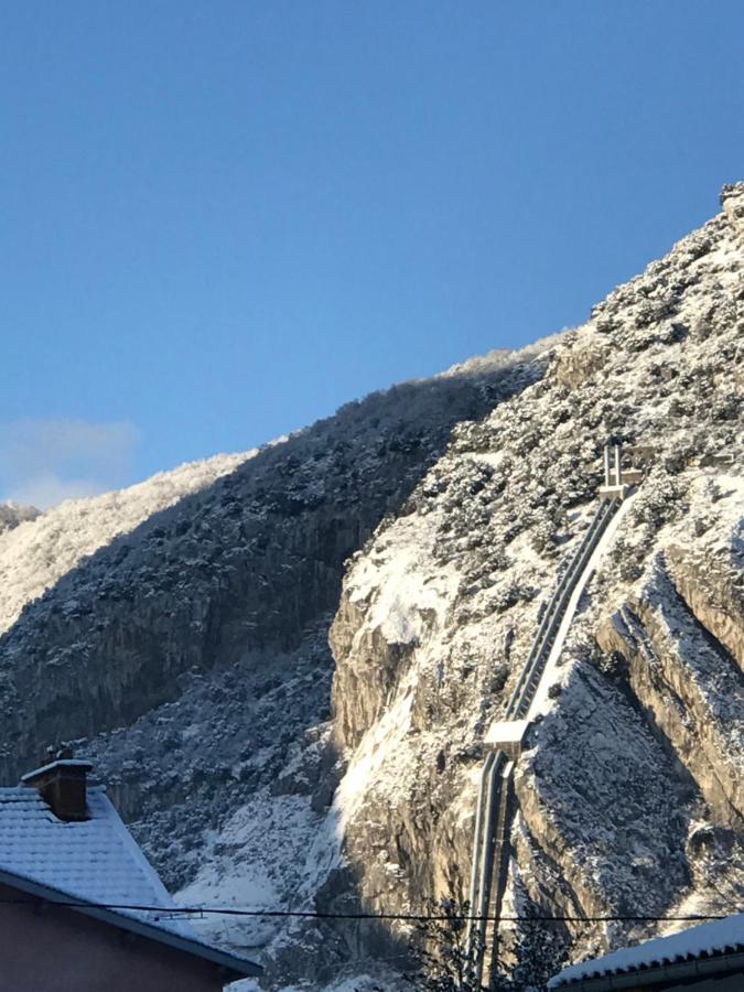 Appartement A Tarascon Sur Ariege Le Sabart Exterior foto